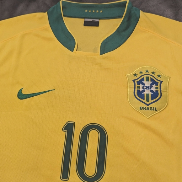 Brazil Ronaldinho #10 Jersey 2006 Home Yellow - Picture 3 of 4